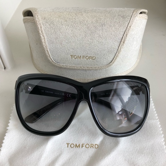 TOM FORD Dahlia TF127 Oversized Sunglasses - Picture 8 of 8
